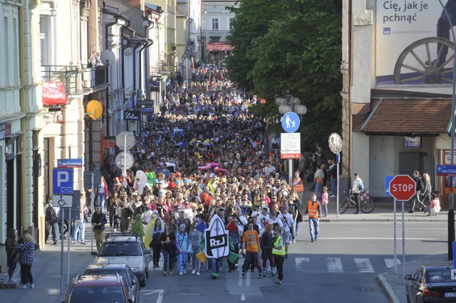 Te państwa są mniejsze pod względem liczby ludności od Rzeszowa! Kliknij na zdjęcie i zobacz przegląd