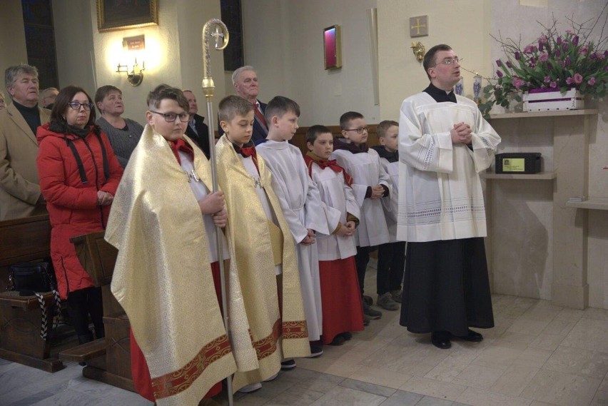 Biskup Wątroba w Trzcinicy. Zobacz zdjęcia z bierzmowania i wizytacji kanonicznej w podjasielskiej parafii
