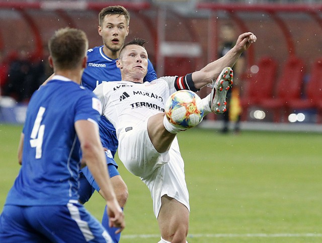 ŁKS już pewny jest I ligi, a my czekamy - mówią w Widzewie