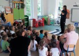 Dzieciaki z przedszkola w Kaźmierzu wcale się nie boją policyjnego munduru