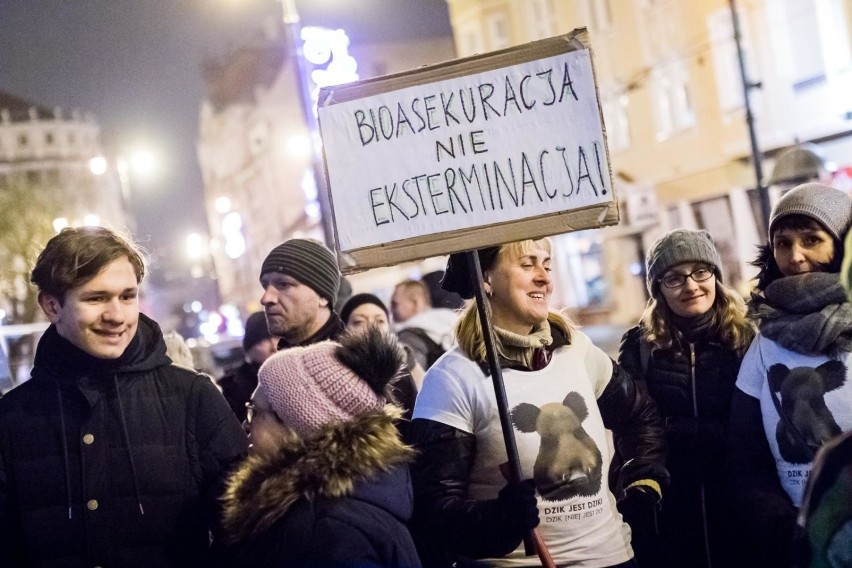 Bydgoski Ruch Antyłowiecki zorganizował protest, aby wyrazić...