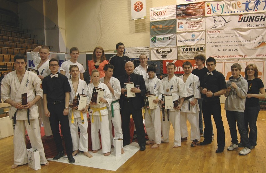 Drużynowe mistrzostwo Śląska tarnogórskich karateków
