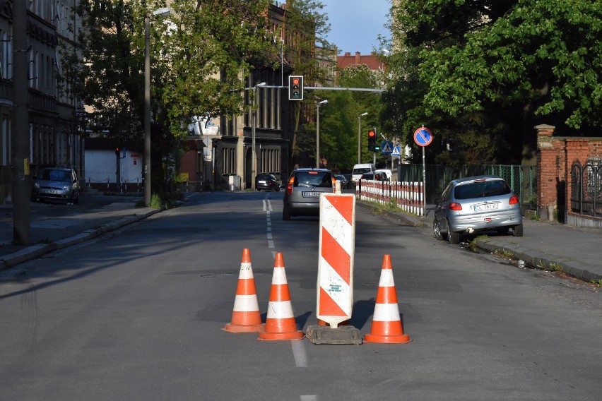 Kierowcy od lat narzekają na stan ul. Senatorskiej. Ta ważna...