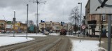 Zima w Tomaszowie na zdjęciach. Ślisko i niebezpiecznie na drogach, będą kolejne opady śniegu [ZDJĘCIA]