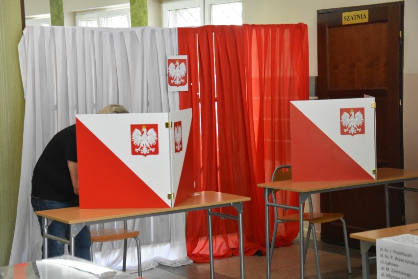W Śremie i w powiecie trwa głosowanie w wyborach samorządowych. Do godziny 17:00 frekwencja w lokalach wyborczych wyniosła 35,87 procent