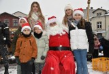 Święty Mikołaj na Rynku w Kartuzach. Każde dziecko mogło zrobić sobie zdjęcie. Zobacz wszystkie!