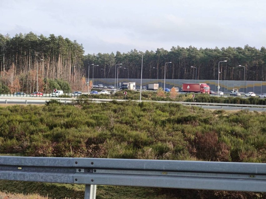 Śmiertelny wypadek na ekspresowej S8 koło Łasku 