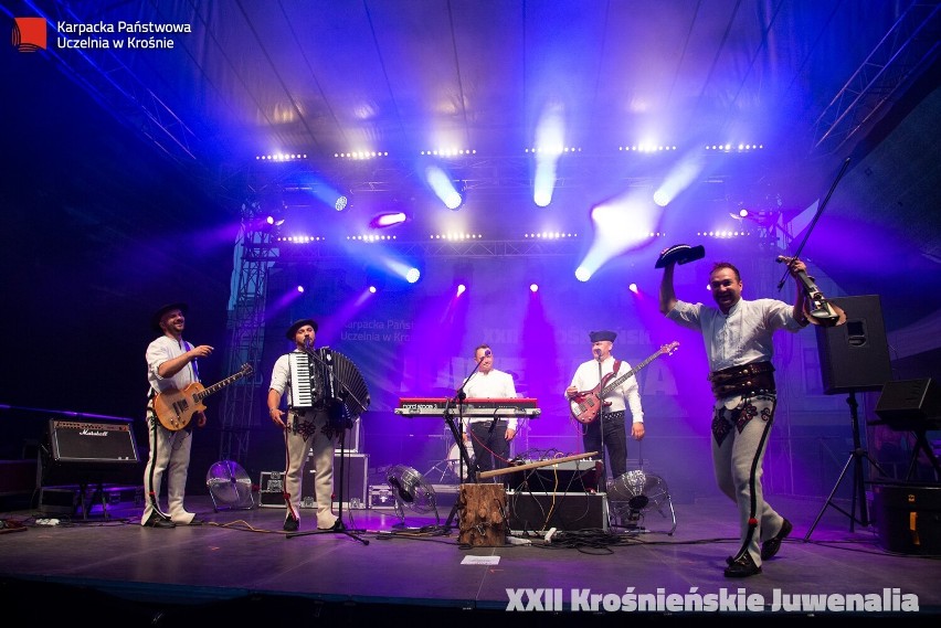 Zespół Baciary porwał publiczność. Zobaczcie zdjęcia z koncertu na zakończenie Juwenaliów w Krośnie