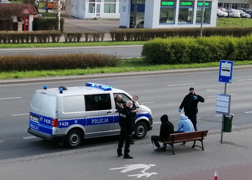 Interwencja policji w Piotrkowie, piątek, 10 kwietnia, po godz. 18