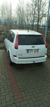 Ford odnaleziony na parkingu w Bogatyni. Skradziono go na terenie powiatu karkonoskiego