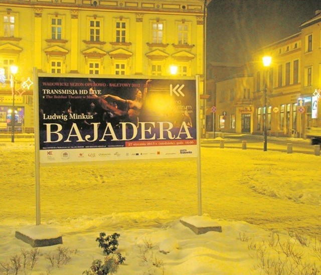 W Wadowicach do obejrzenia "Bajadery" zachęcają plakaty