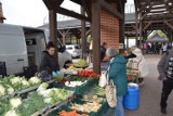 Ceny owoców i warzyw na targowisku w Starej Kiszewie. To miejsce doceniają mieszkańcy [GALERIA]