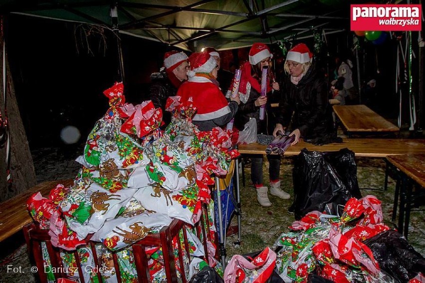 Święty Mikołaj w Czarnym Borze w tym roku zjawił się na Skwerze Olimpijczyka