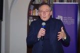 Bartłomiej Sienkiewicz, minister w rządzie Tuska i autor książki "Państwo teoretyczne" gościł w bibliotece Ratuszowa [ZDJĘCIA]