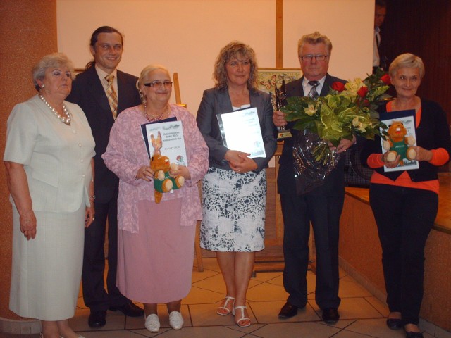 Laureaci i wyróżnieni podczas ubiegłorocznej edycji - Dąbrowianin Roku 2011