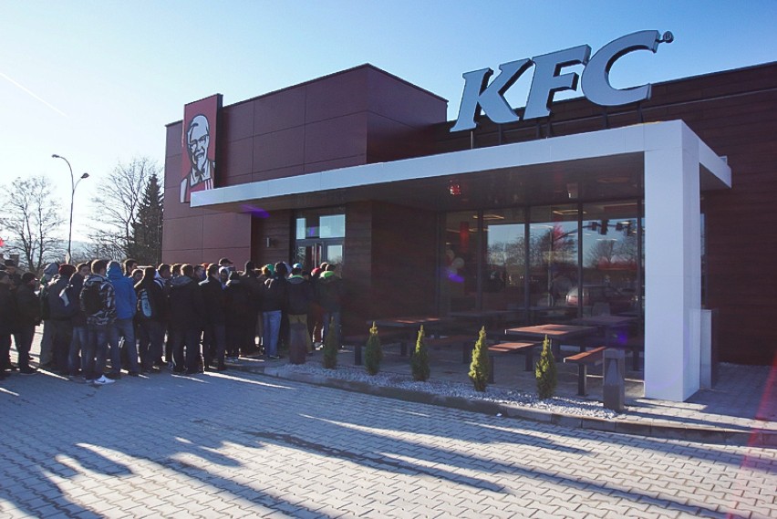 Otwarcie KFC w Tarnowie: KFC świętuje w Tarnowie otwarcie 400. restauracji [ZDJĘCIA]