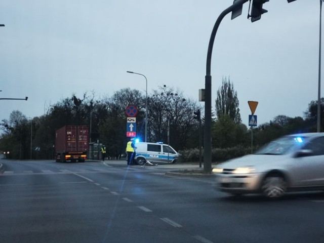 Do potrącenia doszło na rondzie Maczka w Bydgoszczy we wtorek, 28 kwietnia.