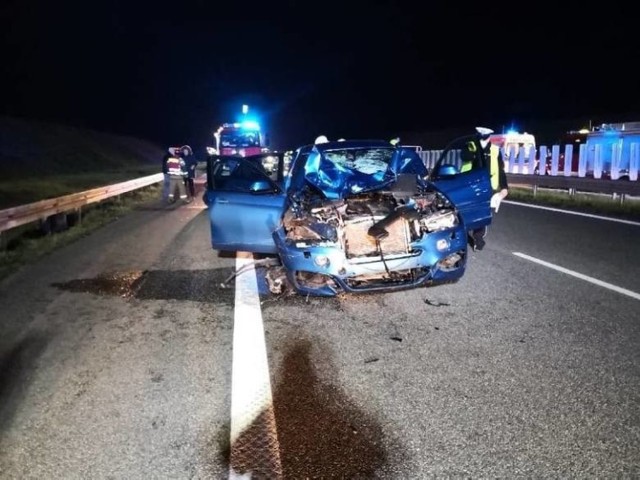 Do tragicznego wypadku doszło na autostradzie A1 w czwartek, 30.04.2020 roku. Nie żyją 2 kobiety. Droga była przez kilka godzin zablokowana w obu kierunkach