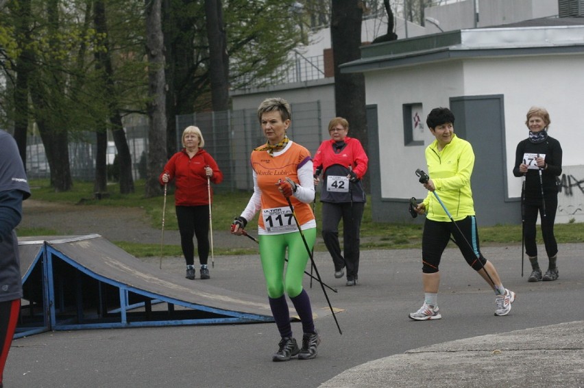 Mistrzostwa Legnicy w  Nordic Walking (ZDJĘCIA)