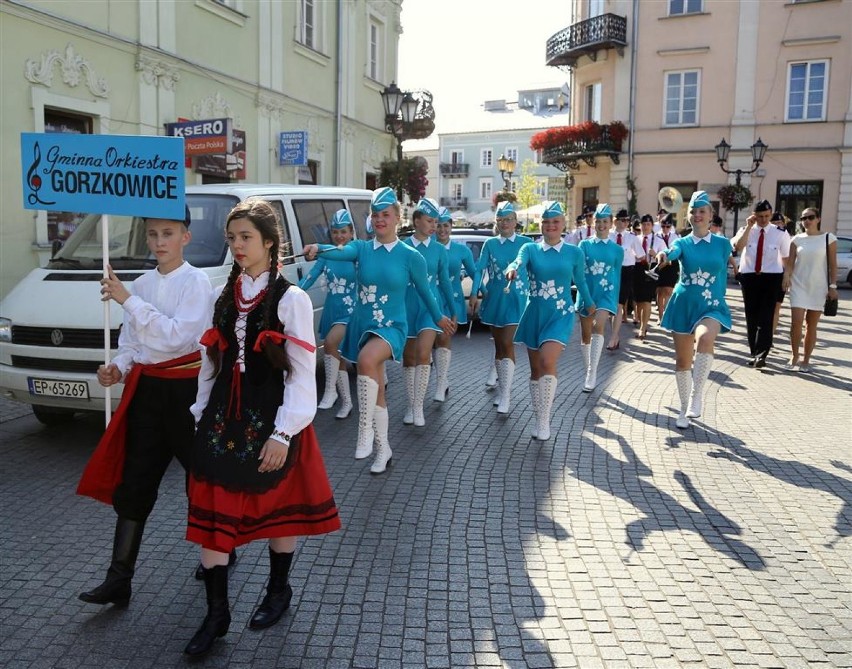 Parada orkiestr dętych w Piotrkowie