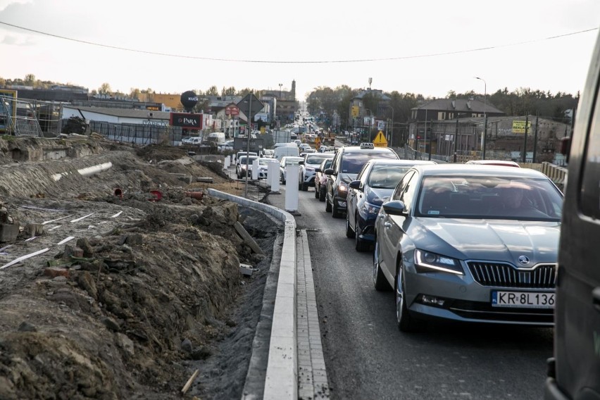 Kraków. Trasa Łagiewnicka: Utrudnienia w ruchu, spór o pieniądze i  plan przełożenia koryta Wilgi [ZDJĘCIA] 3 11