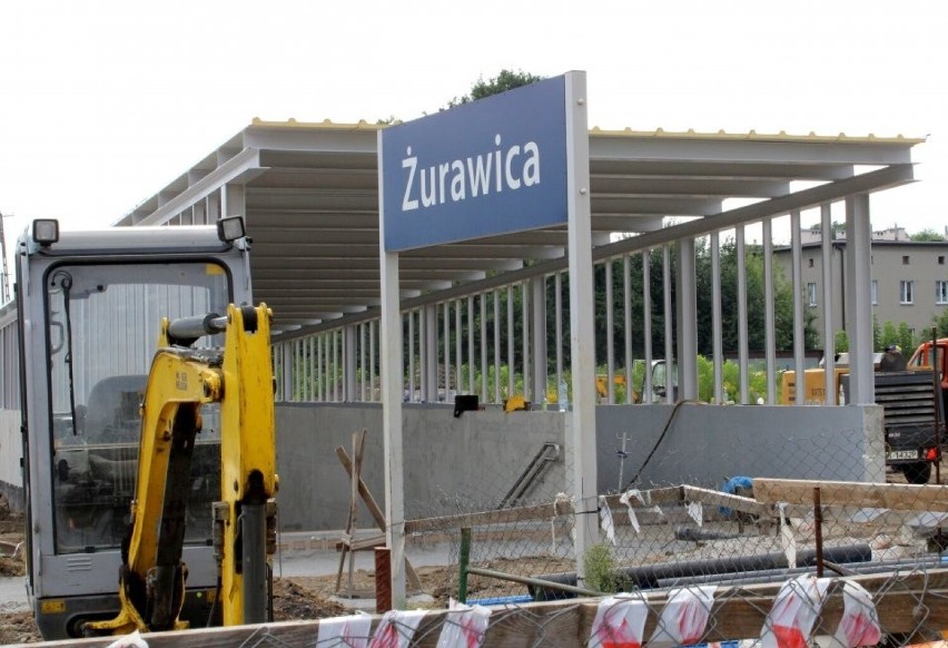Budowa tunelu na stacji kolejowej w Żurawicy.