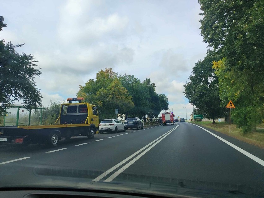 Wypadek w Lednogórze z udziałem ciągnika rolniczego i samochodu osobowego