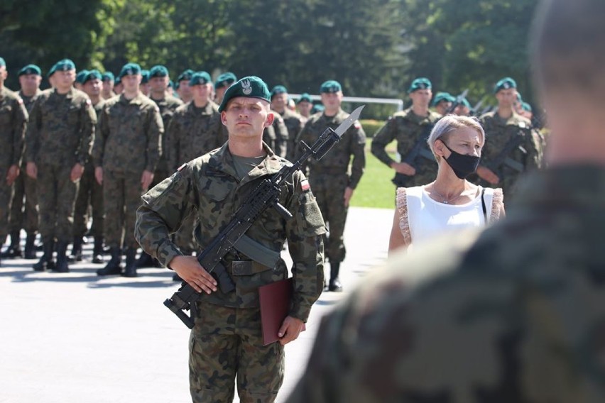 Chełm. Elewi służby przygotowawczej stali się pełnoprawnymi żołnierzami - zobaczcie zdjęcia z przysięgi