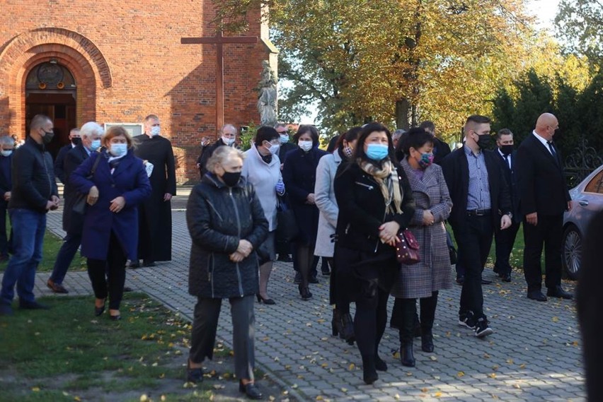 Pogrzeb księdza Tadeusza Dąbskiego w Prochowicach [ZDJĘCIA]