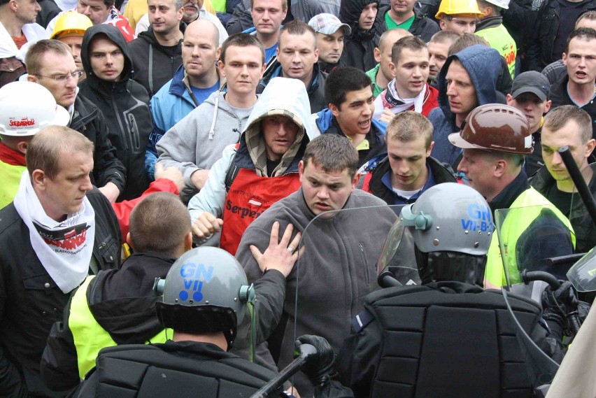 Brzeszcze: manifestacja górników przerodziła się w burdę z policją