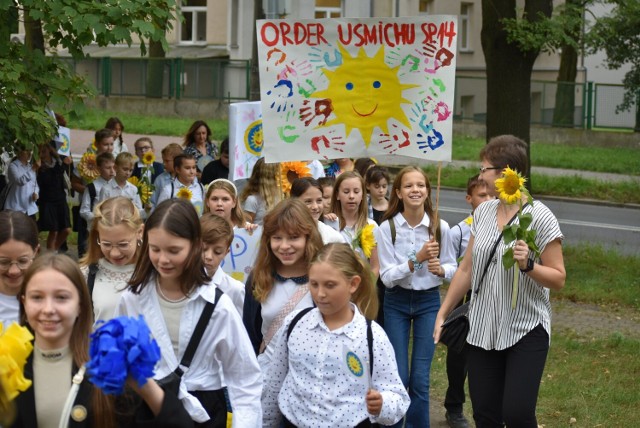 22 września 2023r. uczniowie i pracownicy Szkoły Podstawowej nr 14 w Rudzie Śląskiej świętowali dziesięciolecie nadania imienia Kawalerów Orderu Uśmiechu.
