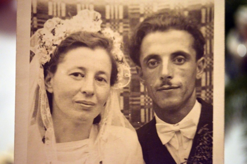 Ślubne zdjęcie Julii i Władysława Leszczyńskich - rok 1953