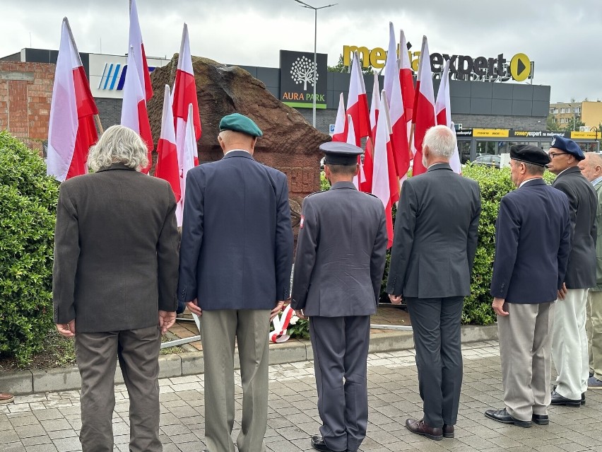 Mieszkańcy Tarnobrzega pamiętają o ofiarach pierwszego bombardowania miasta w czasie II wojny światowej. Zobacz wideo