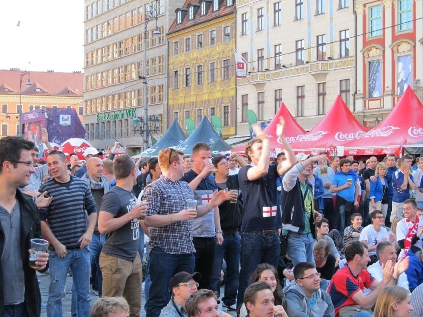 Wrocław: W poniedziałek kibice bawili się w strefie na Rynku (ZDJĘCIA)