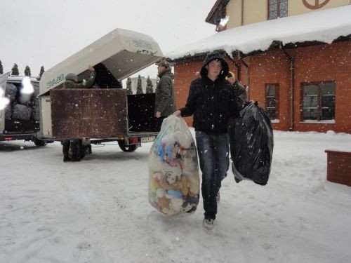 Kartuzy. Caritas dostała szwedzkie maskotki