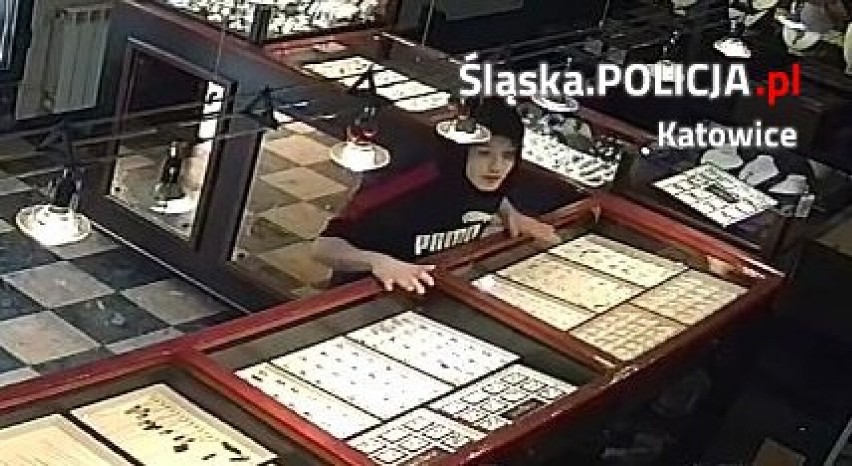 Ten mężczyzna ukradł złote obrączki za ponad 4 tys. zł. Teraz szuka go policja. Rozpoznajecie go?