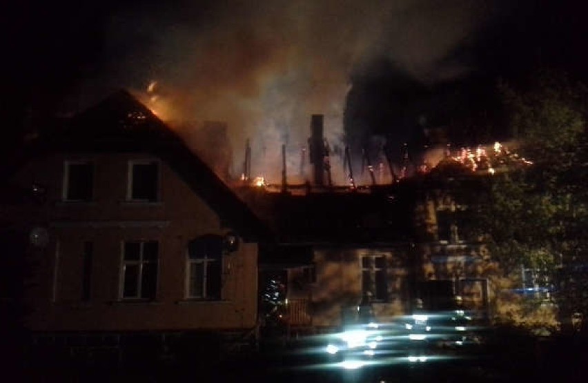 Pożar w Kandytach. Spłonął dom wielorodzinny
