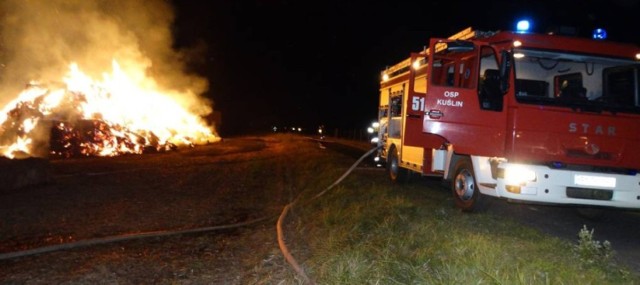 We wtorek wieczorem, w ciągu kilkudziesięciu minut na terenie powiatu nowotomyskiego, w dwóch sąsiadujących gminach doszło do trzech pożarów stogów słomy. Spłonęło blisko 500 ton słomy.

Zobacz więcej: Powiat NT: Psychoza strachu. Podpalacz szaleje! [ZDJĘCIA]