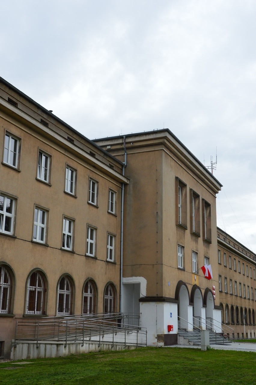 Urząd miejski w Nysie czeka odświeżenie elewacji