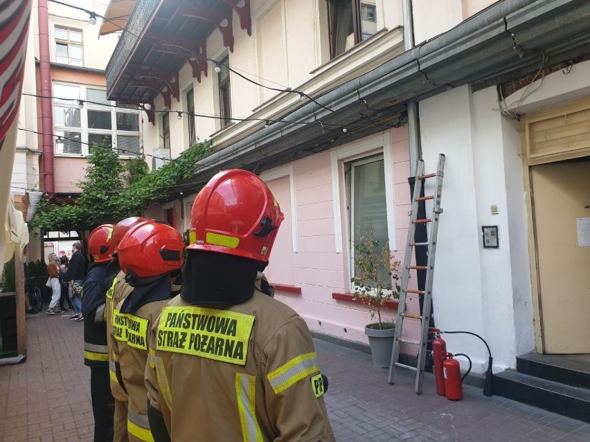 Łódź. Pożar w restauracji na ul. Piotrkowskiej! Straż pożarna w akcji ZDJĘCIA