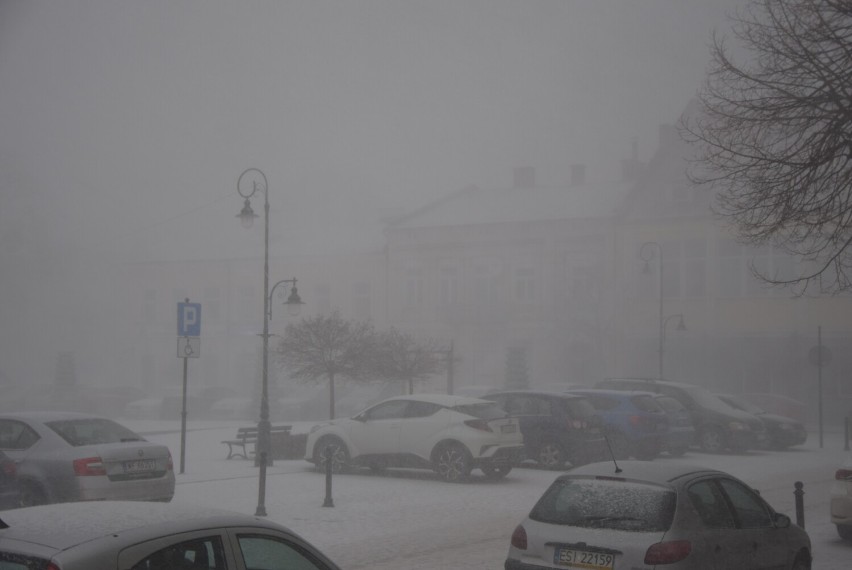 Potężna zadymka śnieżna na Starym Mieście w Sieradzu