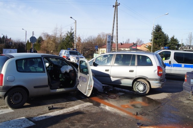 Wypadek na skrzyżowaniu Poprzeczna/Sucharskiego w Radomsku