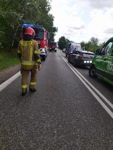 Na DK6 w Ługach doszło do zderzenia samochodów osobowego z ciężarowym