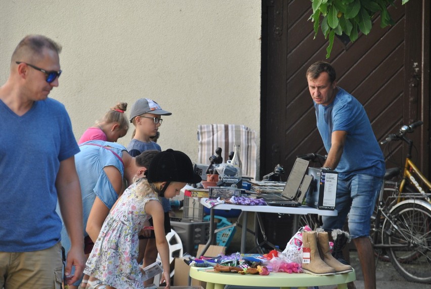 W Wolsztyńskim Domu Kultury trwa wyprzedaż garażowa