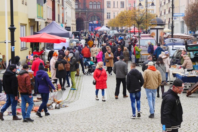 Jarmark Staroci w Legnicy. Można tu znaleźć skarby!