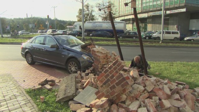 Zabytkowy fragment muru ze Stoczni Gdańskiej został uszkodzony