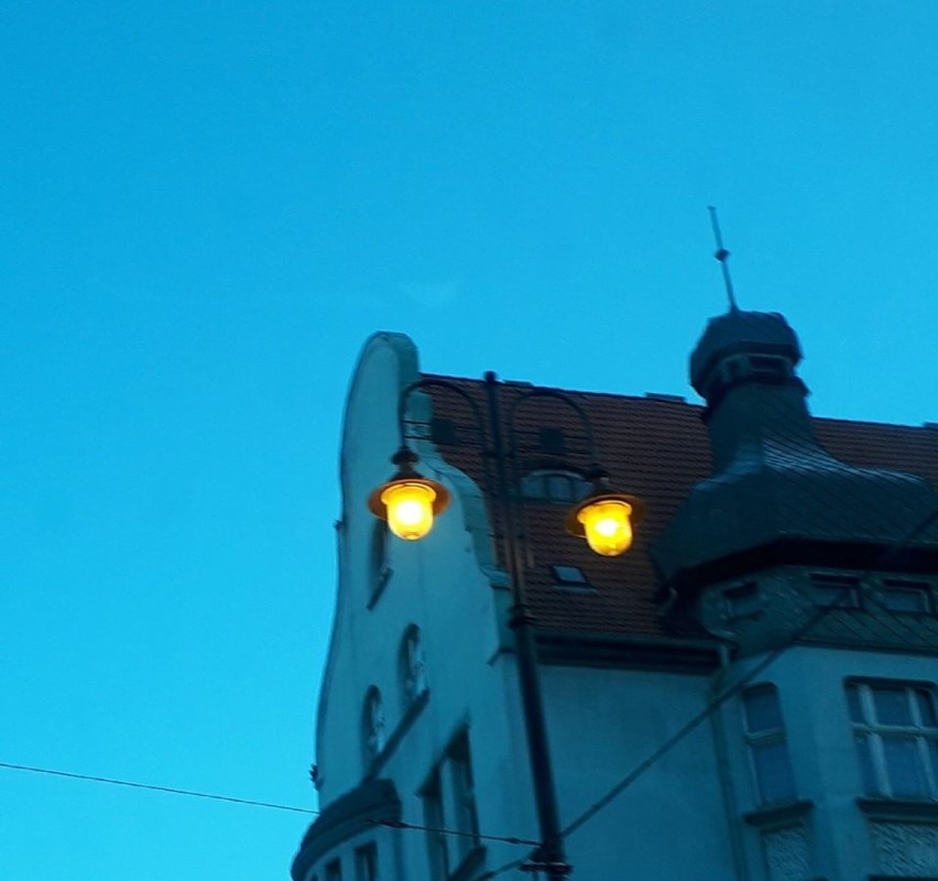 Na ulicy Gdańskiej dziś, w biały dzień świeciły lampy....