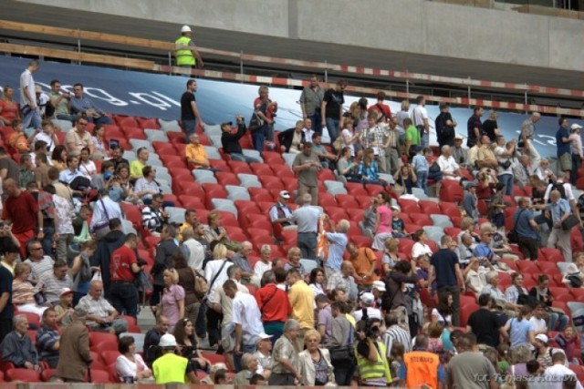 2700 chętnych do wolontariatu na Euro 2012. Najstarszy ma 77 lat