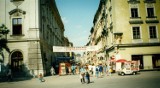 Kraków sprzed lat. Tak wyglądało miasto w latach 90. widziane oczami zagranicznych turystów! Zobaczcie ZDJĘCIA 10.05.2024