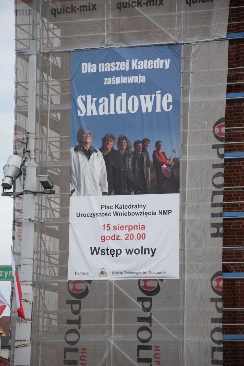 Takich tłumów pod katedrą wielu pewnie się nie spodziewało!...